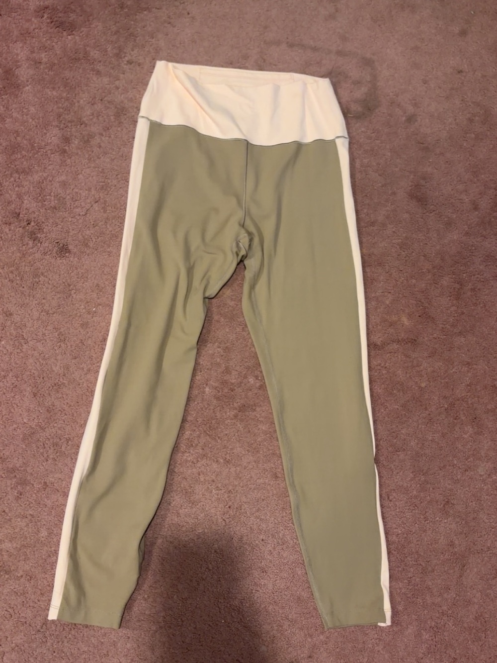 Old Navy Extra High Waisted StudioSmooth 7/8 legging